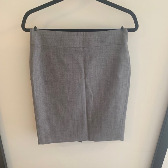 Skirt suit - Picture 6 of 9